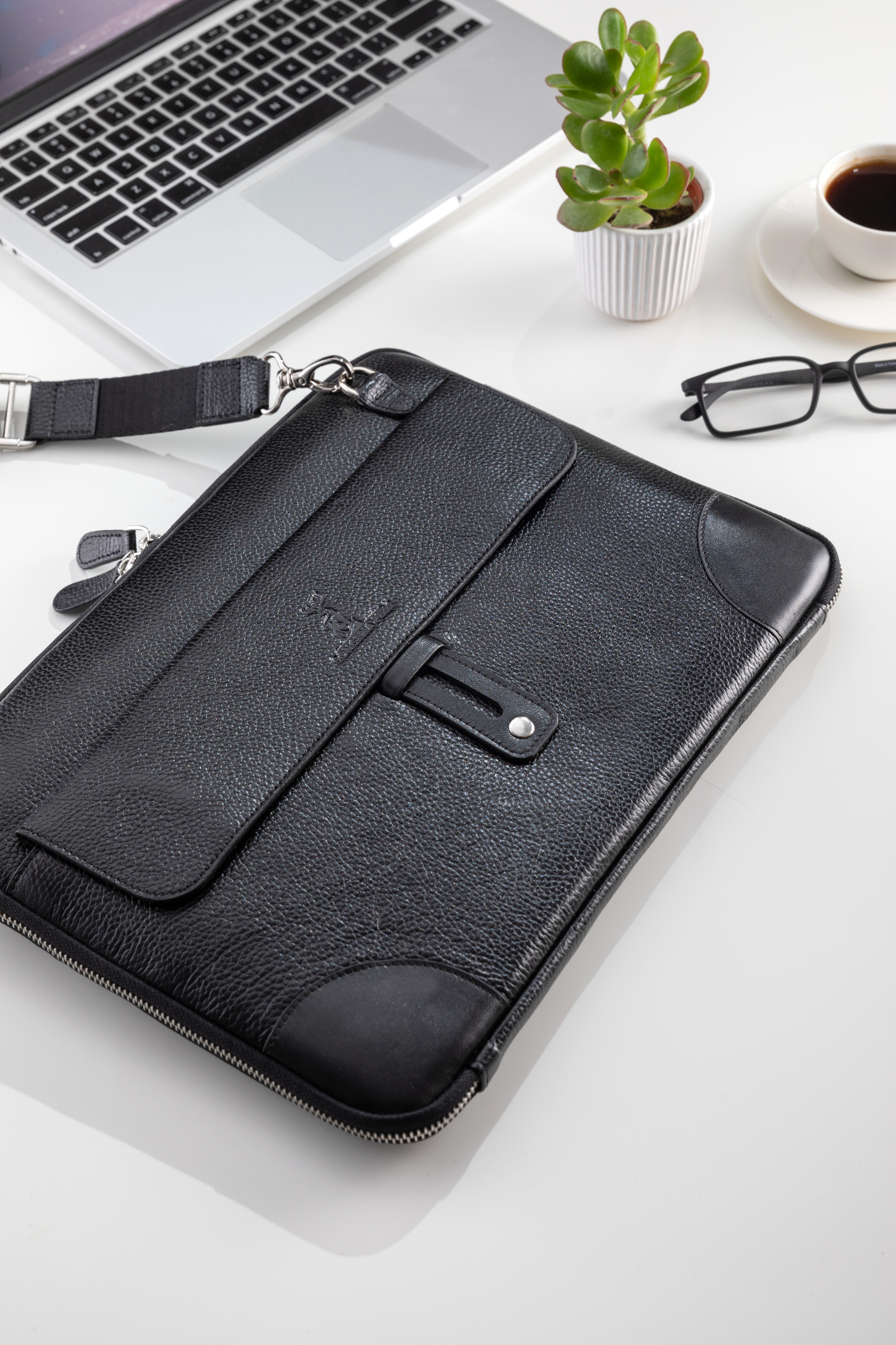 Hakiki Deri Macbook Çantası Urban Carryall Bag