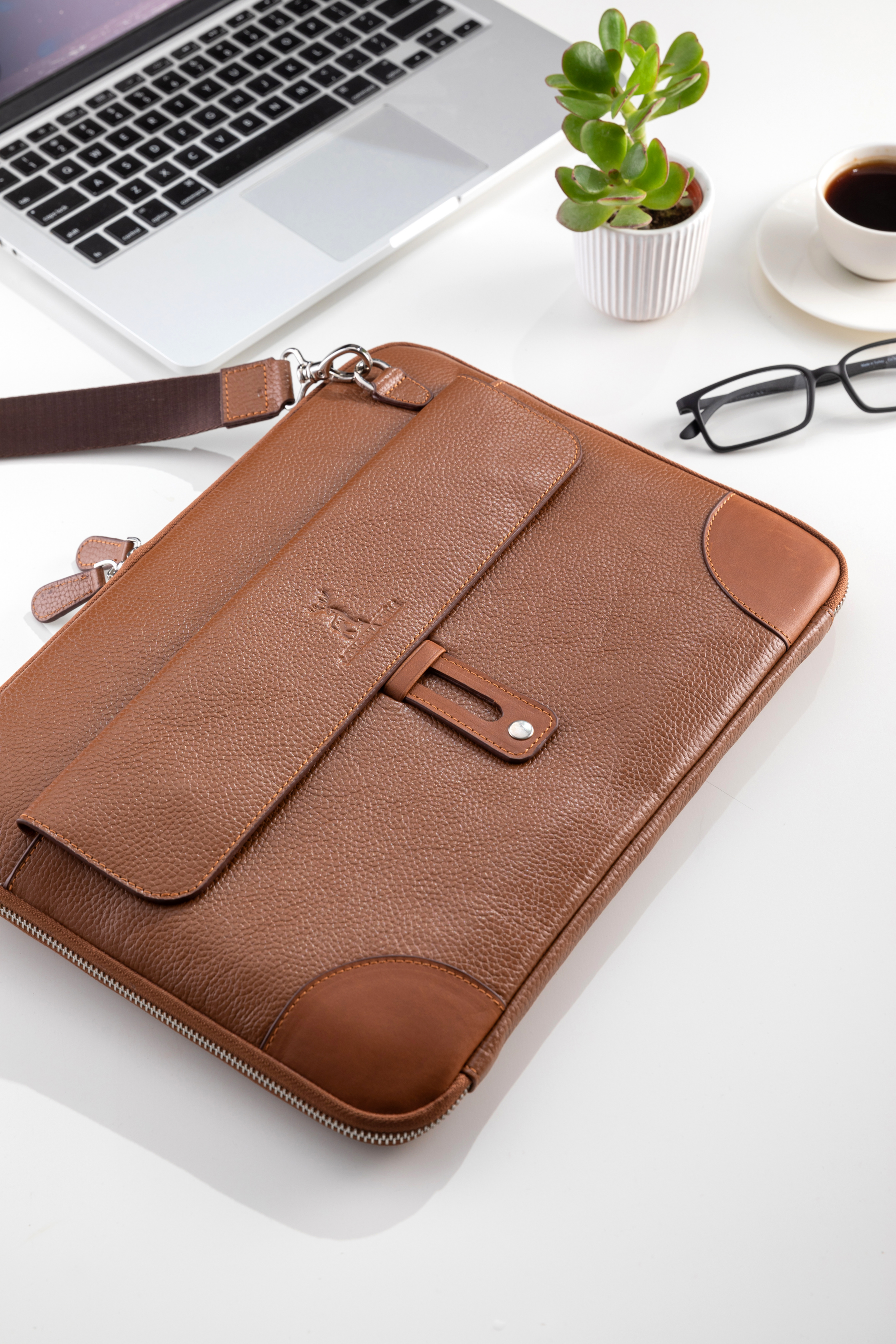 Hakiki Deri Macbook Çantası Urban Carryall Bag